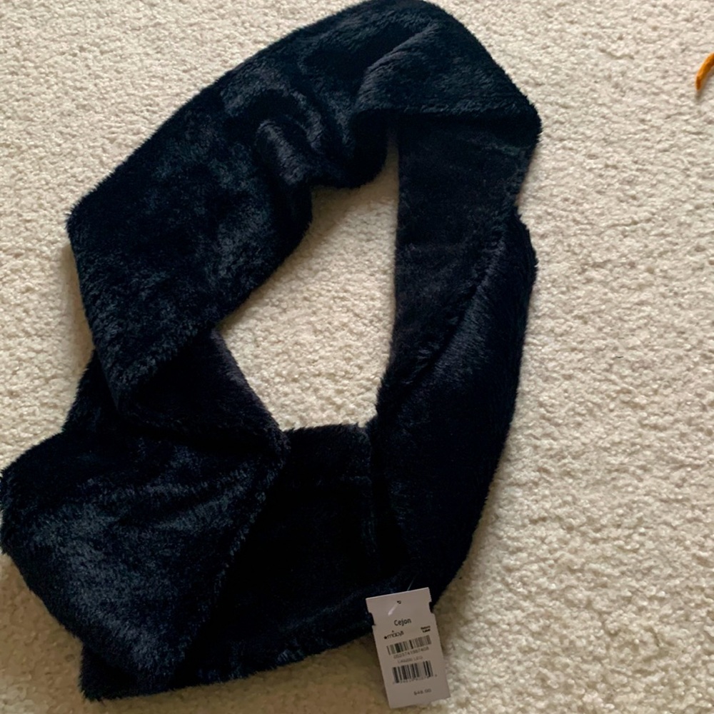 Cejon faux fur scarf